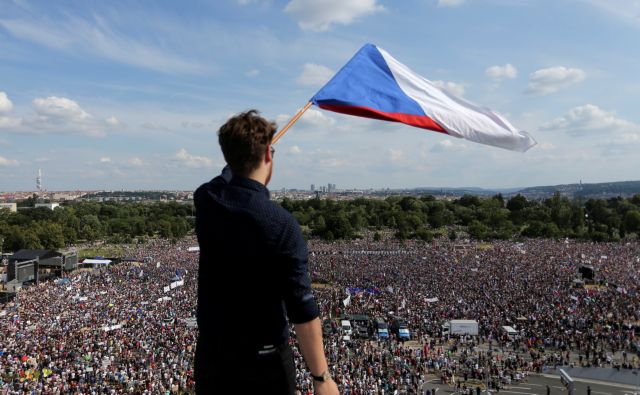 Πολιτική κρίση στην Τσεχία : Απειλείται η κυβέρνηση συμμαχίας