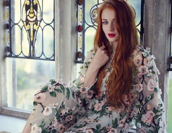 Sophie Turner: Η Σάνσα του Game of Thrones topless