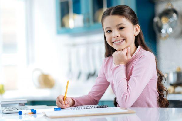 Μεγαλώστε ένα παιδί που αγαπά το γράψιμο