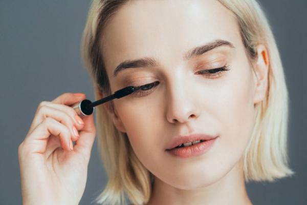 Εντυπωσιακές βλεφαρίδες με αυτά τα tips