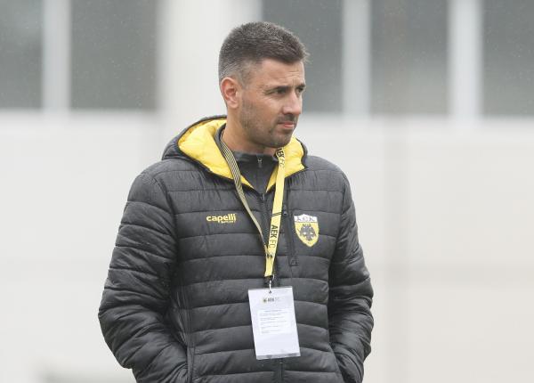 Super League 1 : Ο Γιώργος Σίμος στον πάγκο του ΟΦΗ