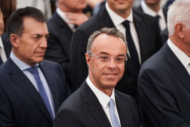 Regling, Staikouras discuss economy, Athens seeks lower primary surplus target