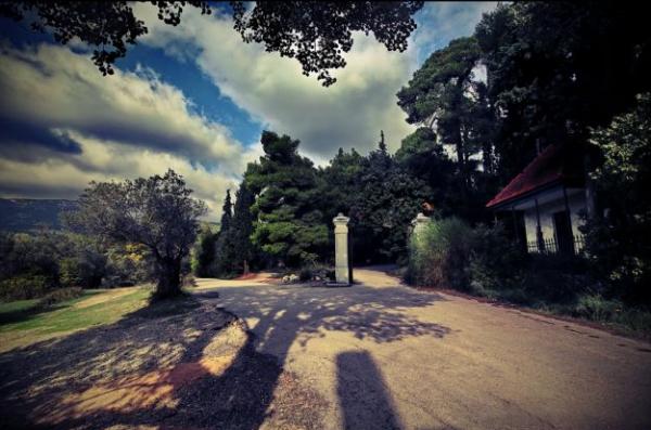 Συνάντηση Μητσοτάκη – Μενδώνη για Τατόι και Αρχαιολογικό Μουσείο