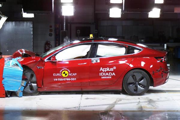 To Tesla Model 3 στην «κορυφή» του EuroNCAP