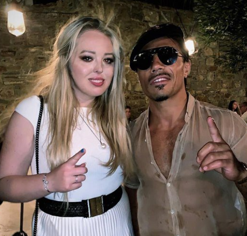 Η Τίφανι Τραμπ στη Μύκονο: Η «στρατιά» πρακτόρων, ο Ρέμος και οι φωτό με τον Salt Bae