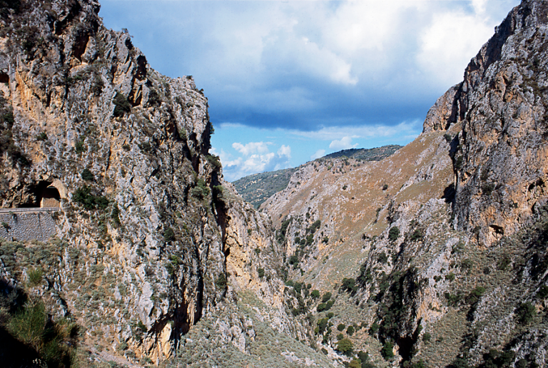 Χανιά: Το μεγαλοπρεπές Τοπολιανό φαράγγι