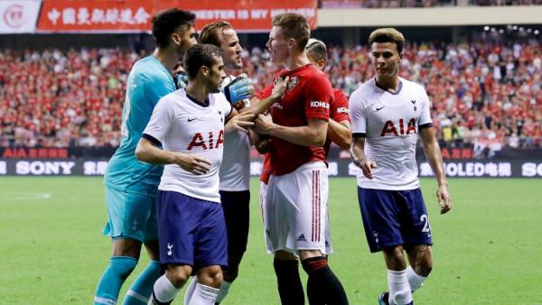 Το αντιαθλητικό χτύπημα του Σισοκό στον Τζέιμς που έμεινε ατιμώρητο