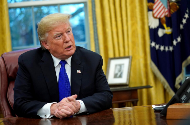 Τραμπ: Οι έφοδοι για τις συλλήψεις παράτυπων μεταναστών θα αρχίσουν αρκετά σύντομα