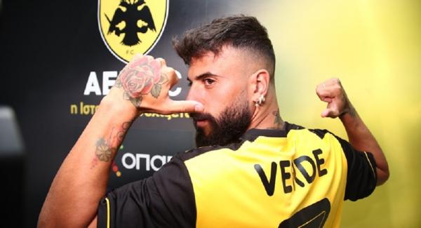 Για τρία χρόνια στην ΑΕΚ ο Βέρντε με το αγαπημένο του «7»