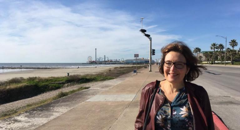 Σούζαν Ίτον: Χυδαία ανάρτηση αστυνομικού – «Θα σε βρούμε μωρή»