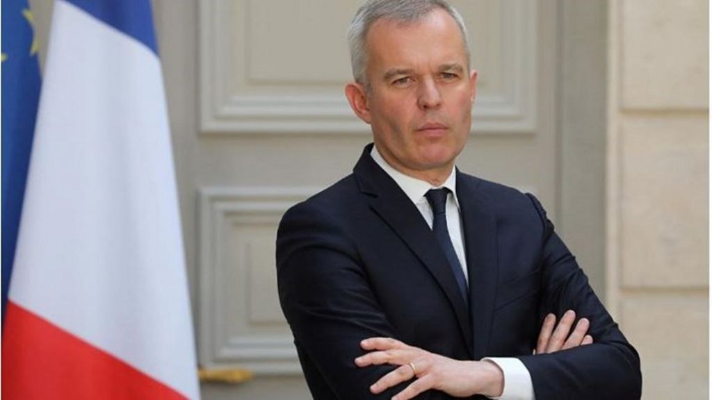 Γαλλία: Ύποπτος για δαπάνες χλιδής, ο υπουργός ντε Ρουζί αρνείται να παραιτηθεί