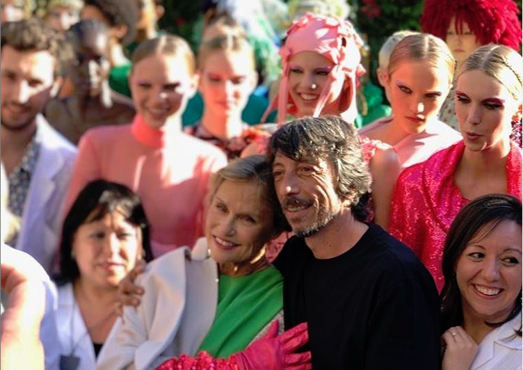 Η Λορίν Χάτον έλαμψε στην πασαρέλα γνωστού οίκου μόδας