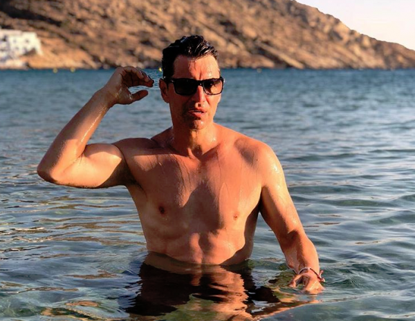 Σάκης Ρουβάς: Η πρώτη υποβρύχια βουτιά για το καλοκαίρι