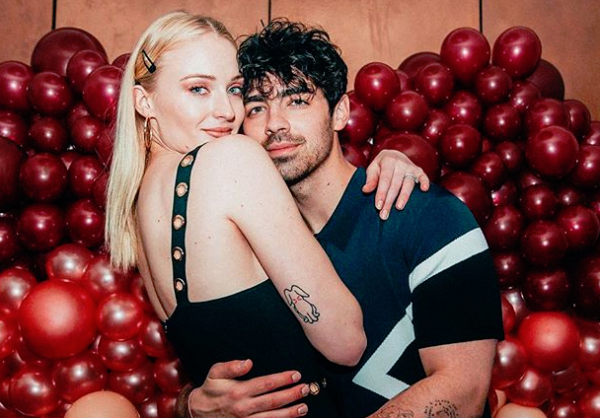 Σόφι Τέρνερ – Τζο Τζόνας: Παντρεύτηκαν ξανά στη Γαλλία