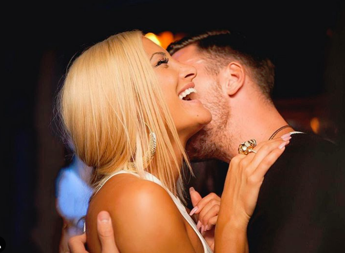 Ιωάννα Τούνη: Έβαλε τον σύντροφό της να πλύνει τα πιάτα