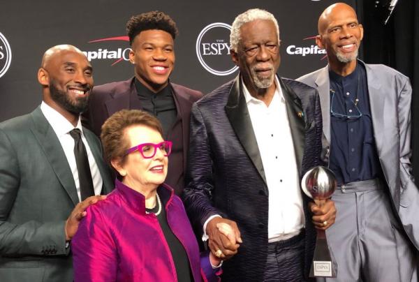 Κορυφαίος άνδρας αθλητής στις ΗΠΑ ο Αντετοκούνμπο! (pics/vid)