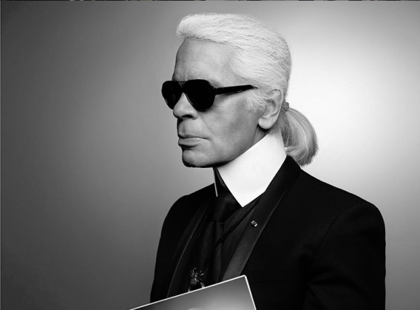 Τα πολιτικά χιουμοριστικά σκίτσα του Λάγκερφελντ σε βιβλίο