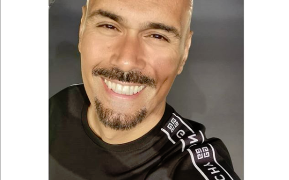 Ο Δημήτρης Σκουλός μας συστήνει την γυναίκα του