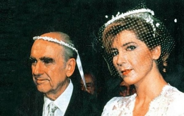 Σαν σήμερα το 1989 ο Ανδρέας Παπανδρέου παντρεύεται τη Δήμητρα Λιάνη
