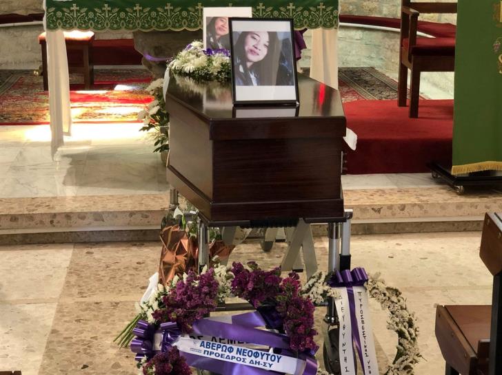 Serial killer Κύπρου: Ράγισαν καρδιές στις κηδείες των δύο θυμάτων [Εικόνες]