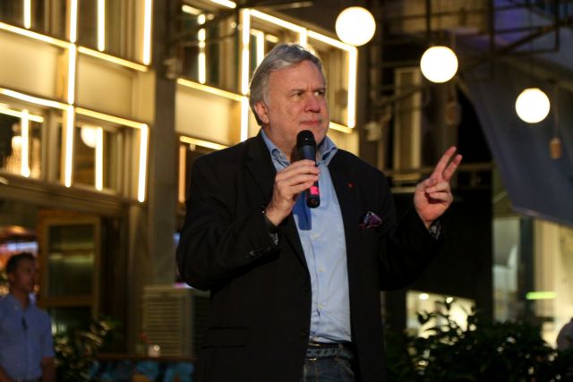 Πανηγυρίζει παρά την ήττα ο Κατρούγκαλος: «O Σάντσεθ κυβερνά με 28%»