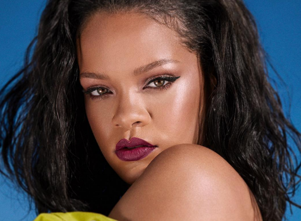 Το κορίτσι-σωσίας της Rihanna που έγινε viral σε ένα βράδυ!