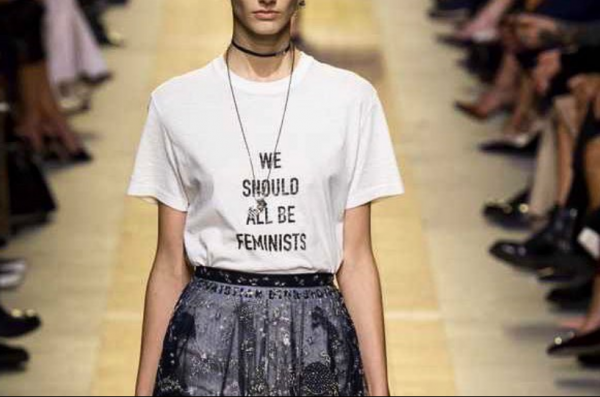 Η Μαρία Γκράτσια Κιουρί τιμήθηκε για τη συνεισφορά της στη μόδα και τον φεμινισμό