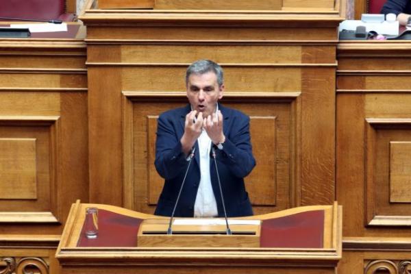 Τσακαλώτος για το μπάχαλο στις φυλακές: Κινηματογράφο δεν βλέπετε;