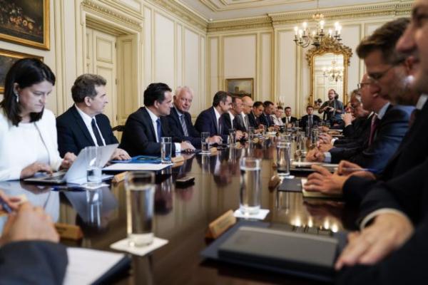 Η νέα αίθουσα του υπουργικού συμβουλίου [Εικόνες]