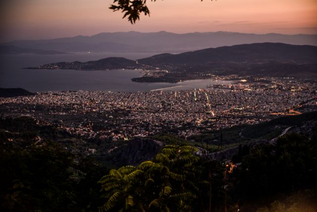 Κοπάδι λύκων κατέβηκε στο Πήλιο – Σε απόγνωση οι κάτοικοι