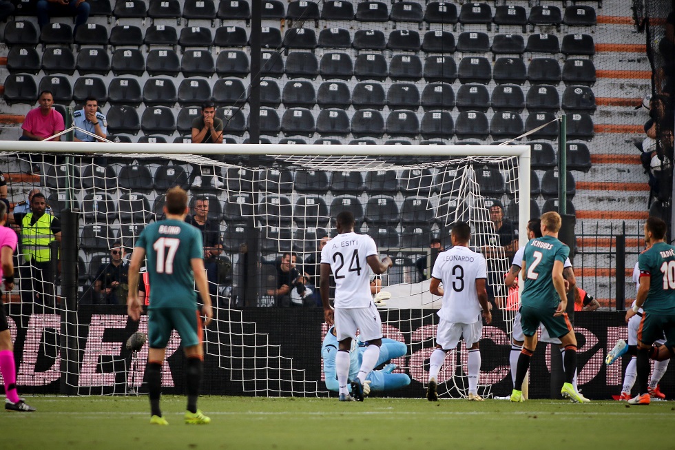 Γκολ του Χούντελααρ με «καραμπόλα» και 2-2 ο Αγιαξ