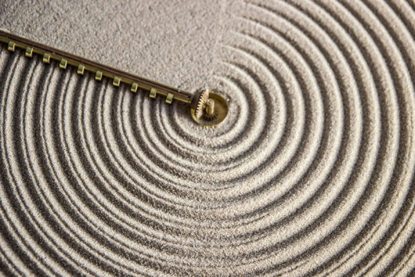 Το ρολόι που «σβήνει» το χρόνο που περνά