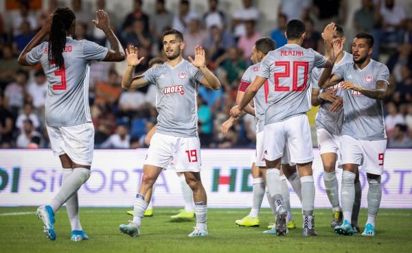 Ο Ολυμπιακός αποχωρεί θριαμβευτής από το Φατίχ Τερίμ