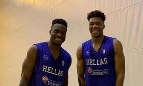 Οι γιοι του Ζήση με τους αδερφούς Αντετοκούμπο