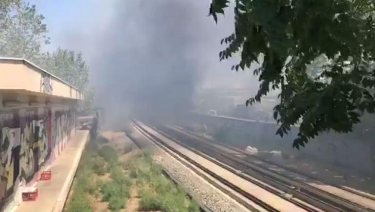 Αποκλειστικά πλάνα: Φωτιά στην Πειραιώς – Διακοπή της κυκλοφορίας