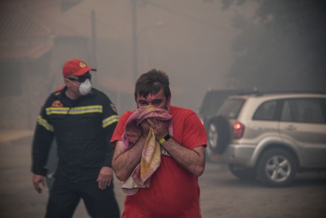 Φωτιά στην Εύβοια: Οκτώ άτομα στο νοσοκομείο