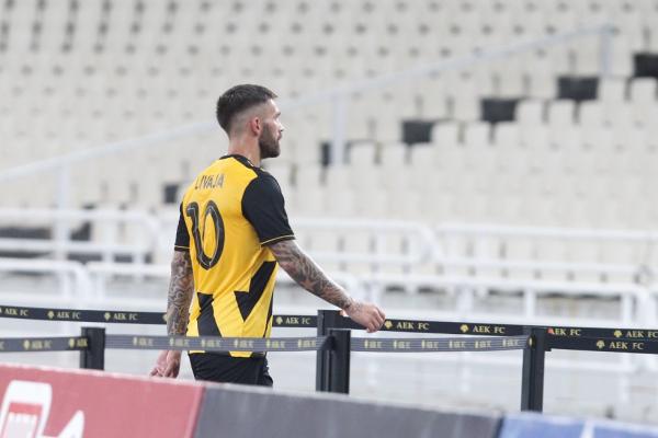 Έξαλλος ο Λιβάγια για την αλλαγή του, πήγε απευθείας στα αποδυτήρια