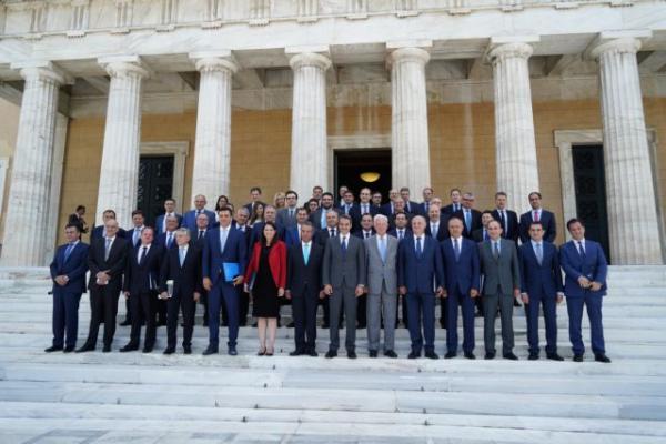 Ποιος υπουργός δεν κοιμάται;