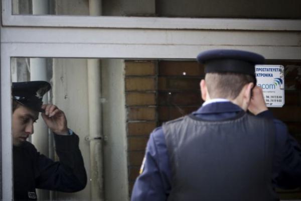 Παραδόθηκε 32χρονος στην Κέρκυρα – Είχε επιτεθεί σε ομοεθνή του
