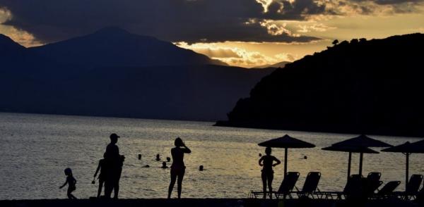 Καιρός: Πρόσκαιρες νεφώσεις και πολλά μποφόρ στο Αιγαίο