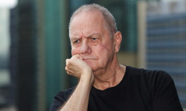 Διάσπαση προσοχής στους άνδρες: Διαφέρει ανά ηλικία και ερέθισμα