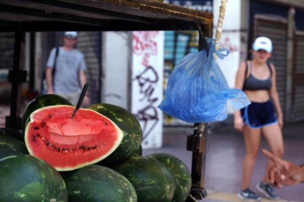 Πειραιάς: Δεσμεύτηκαν 27,6 τόνοι καρπουζιών άγνωστης προέλευσης