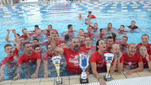 Τα ιερά και τα όσια της πισίνας