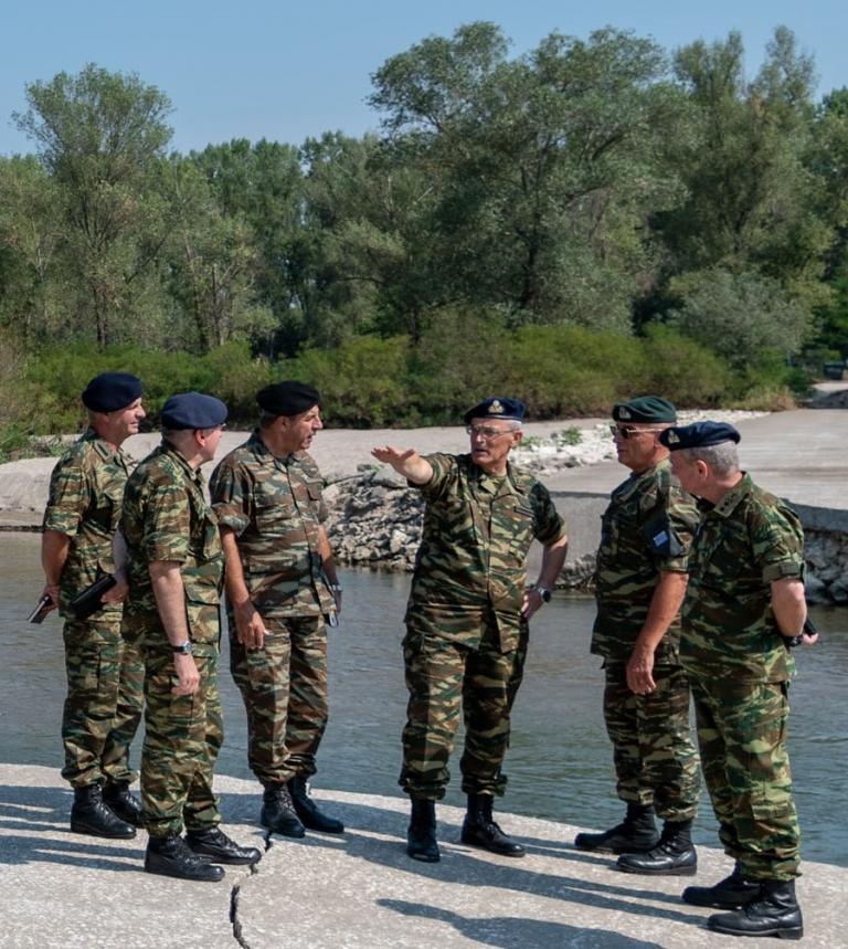 Συνεχείς επισκέψεις του Αρχηγού ΓΕΣ σε φυλάκια