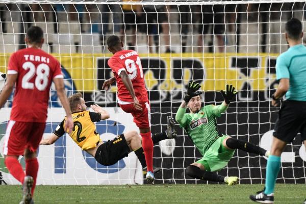 «Ναυάγιο» η ΑΕΚ και τρελή γιούχα