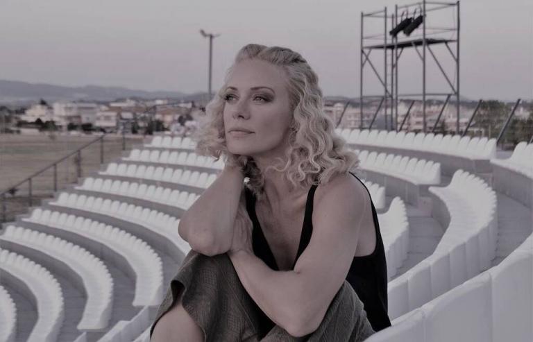 Ζέτα Μακρυπούλια: Η φωτογραφία – έκπληξη από τις διακοπές της