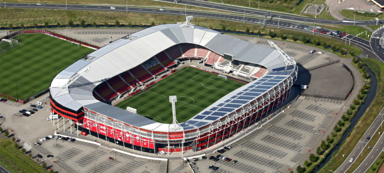 Ολλανδία: Τμήμα του στεγάστρου ενός γηπέδου ποδοσφαίρου κατέρρευσε από τους σφοδρούς ανέμους