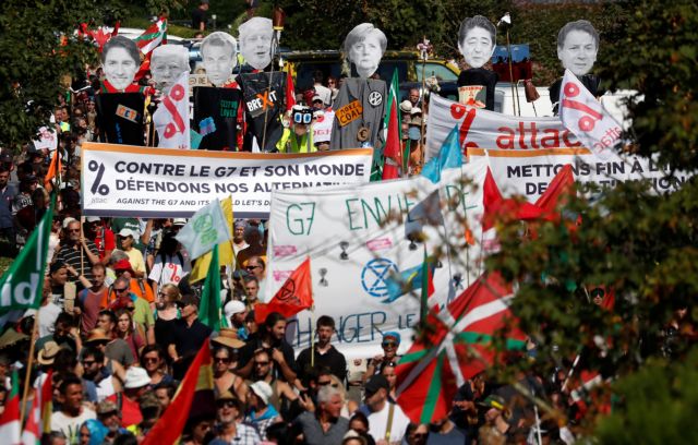 G7: Χιλιάδες διαδηλωτές στα γαλλικά σύνορα - Οργή για τις πυρκαγιές στον Αμαζόνιο