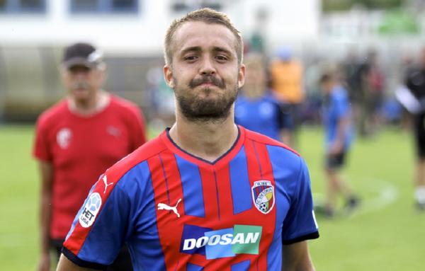 Πέρνιτσα: «Στο Καραϊσκάκη η καλύτερη ατμόσφαιρα που έχω αγωνιστεί»