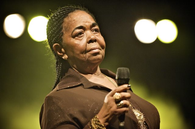 Cesaria Evora: To Google Doodle τιμά την ξυπόλυτη ντίβα